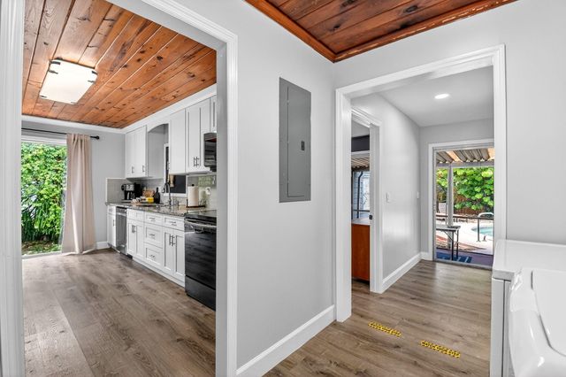 1123 Oak Street, West Palm Beach, FL 33405
