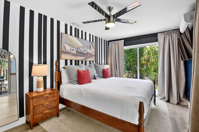 1123 Oak Street, West Palm Beach, FL 33405