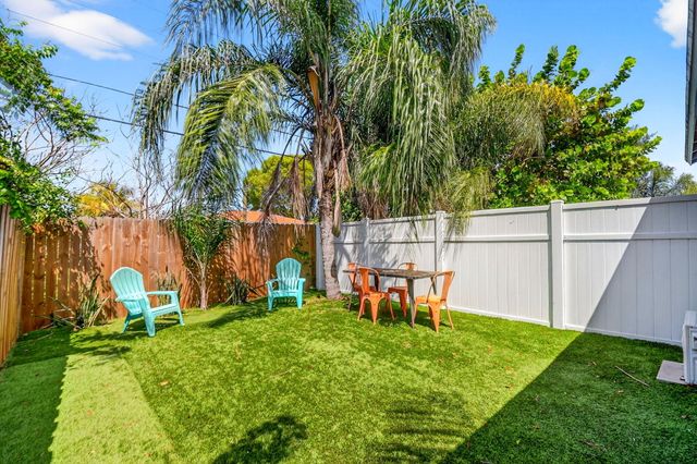1123 Oak Street, West Palm Beach, FL 33405