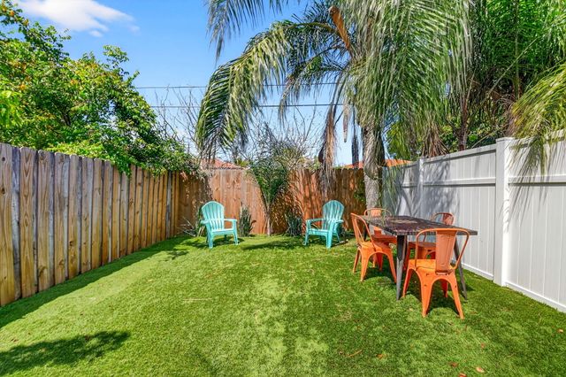 1123 Oak Street, West Palm Beach, FL 33405