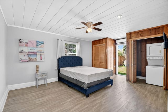 1123 Oak Street, West Palm Beach, FL 33405
