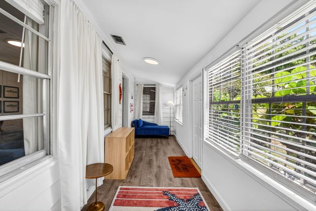 1123 Oak Street, West Palm Beach, FL 33405