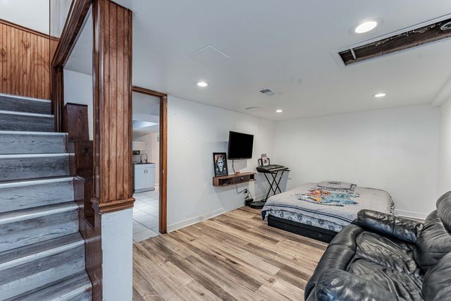 5215 W 63rd Place, Chicago, IL 60638