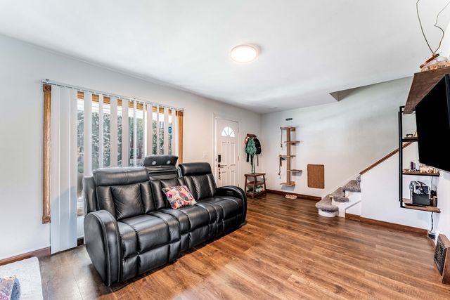 5215 W 63rd Place, Chicago, IL 60638