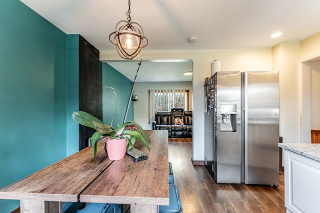 5215 W 63rd Place, Chicago, IL 60638