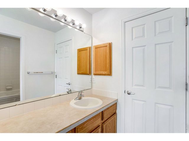 2070 Manitou Ct 102, Loveland, CO 80538