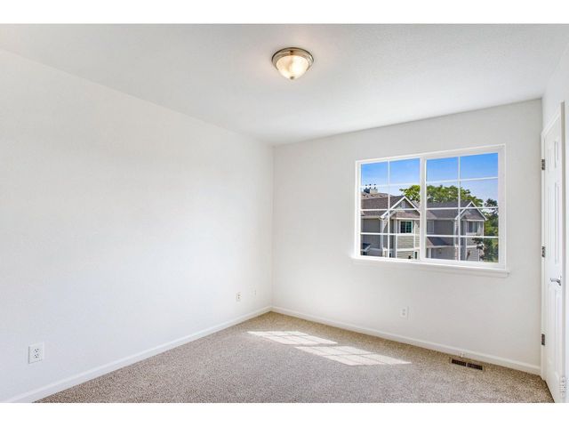 2070 Manitou Ct 102, Loveland, CO 80538