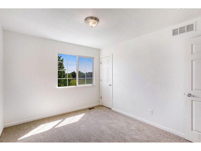 2070 Manitou Ct 102, Loveland, CO 80538