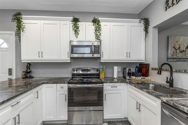 206 N HIMES AVENUE, Tampa, FL 33609