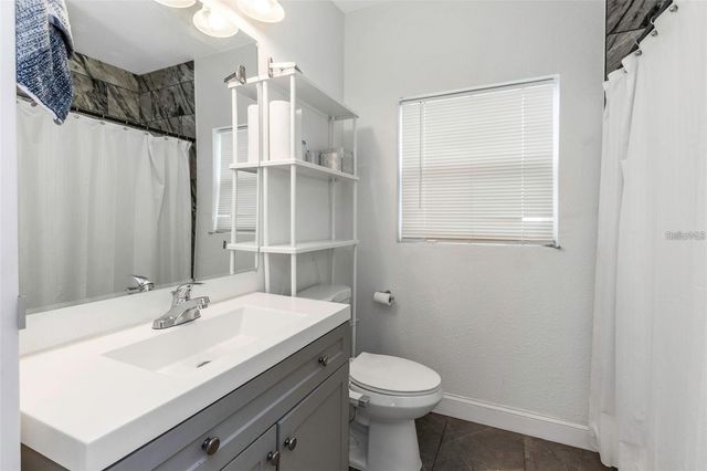 206 N HIMES AVENUE, Tampa, FL 33609