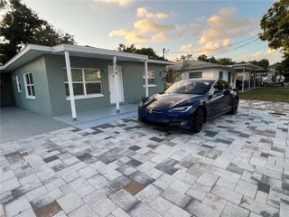 206 N HIMES AVENUE, Tampa, FL 33609