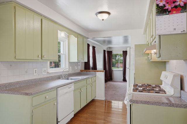 35843 Rewa Street, Clinton Twp, MI 48035
