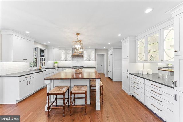 345 COUNTRY LN, Phoenixville, PA 19460