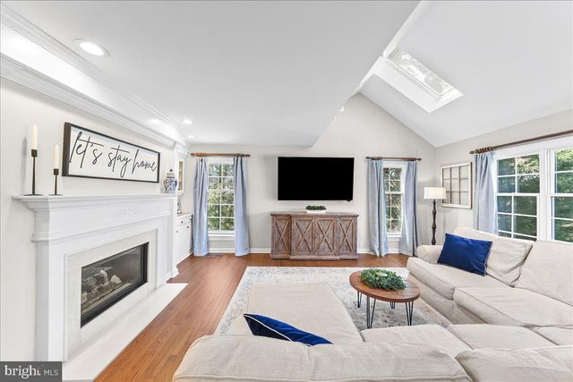 345 COUNTRY LN, Phoenixville, PA 19460