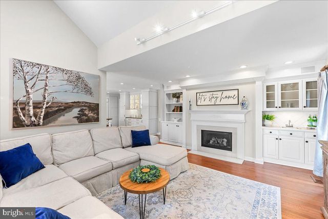 345 COUNTRY LN, Phoenixville, PA 19460