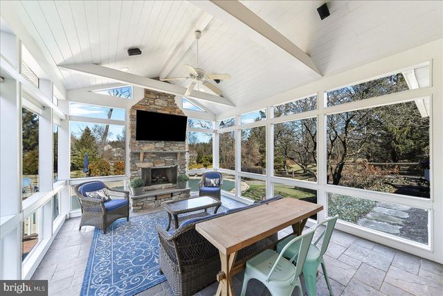 345 COUNTRY LN, Phoenixville, PA 19460