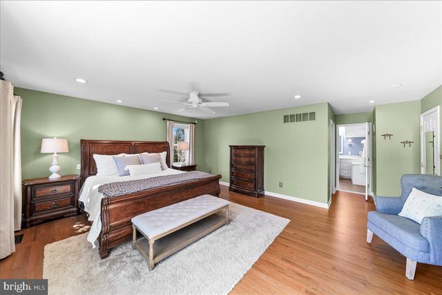 345 COUNTRY LN, Phoenixville, PA 19460