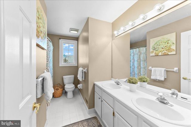 345 COUNTRY LN, Phoenixville, PA 19460