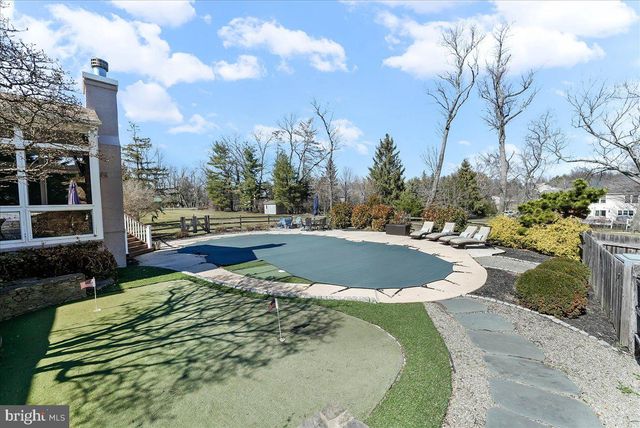 345 COUNTRY LN, Phoenixville, PA 19460