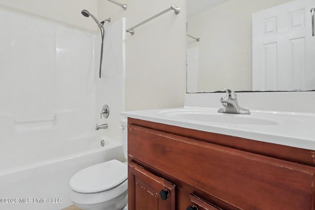 2024 Irma Circle, Ocean Springs, MS 39564