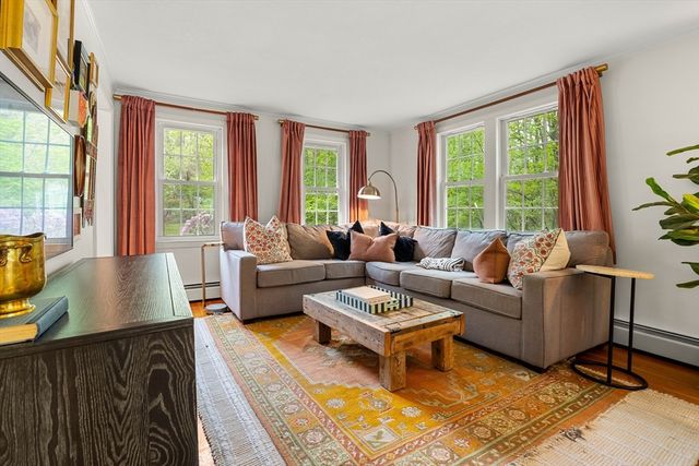156 Washington St, Boxford, MA 01921