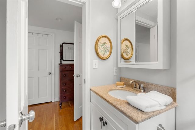 156 Washington St, Boxford, MA 01921