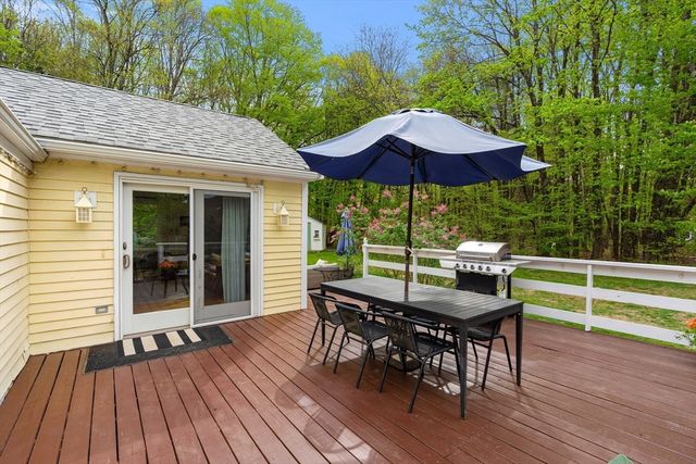 156 Washington St, Boxford, MA 01921