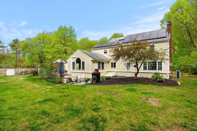 156 Washington St, Boxford, MA 01921