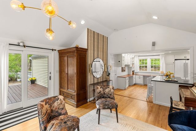 156 Washington St, Boxford, MA 01921