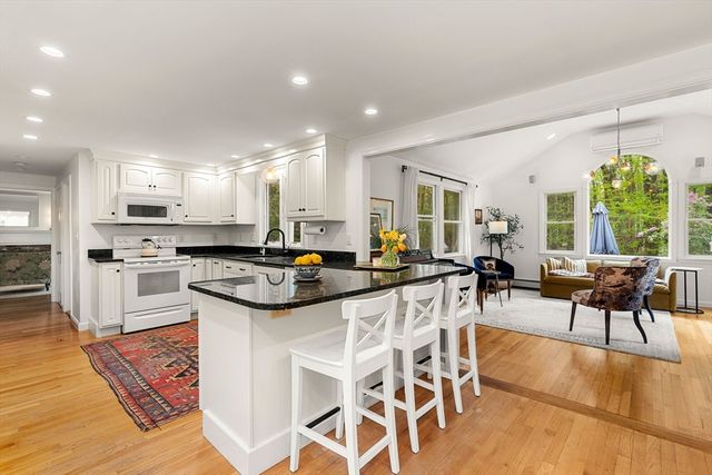 156 Washington St, Boxford, MA 01921