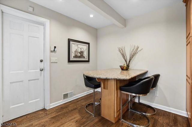 105 Tennyson Dr, Millburn Twp., NJ 07078
