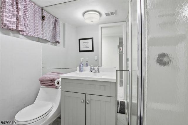 105 Tennyson Dr, Millburn Twp., NJ 07078
