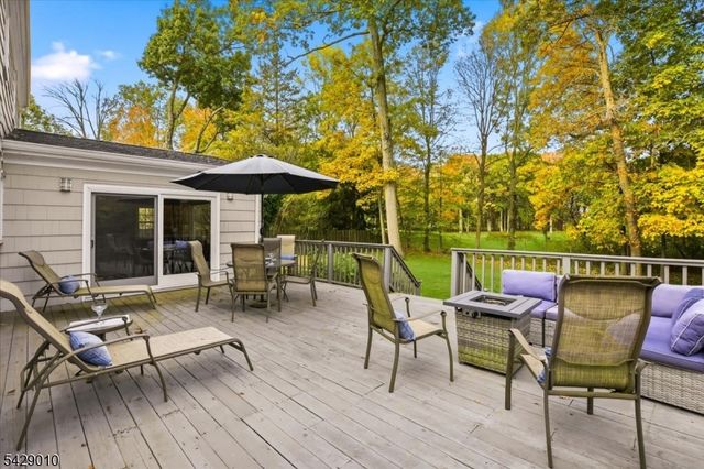 105 Tennyson Dr, Millburn Twp., NJ 07078