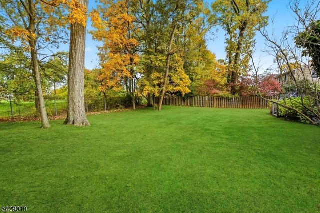 105 Tennyson Dr, Millburn Twp., NJ 07078