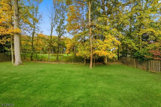 105 Tennyson Dr, Millburn Twp., NJ 07078