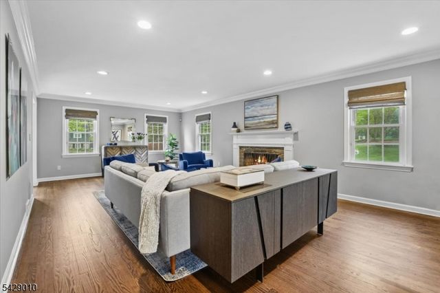 105 Tennyson Dr, Millburn Twp., NJ 07078