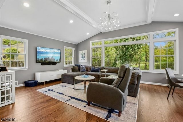 105 Tennyson Dr, Millburn Twp., NJ 07078