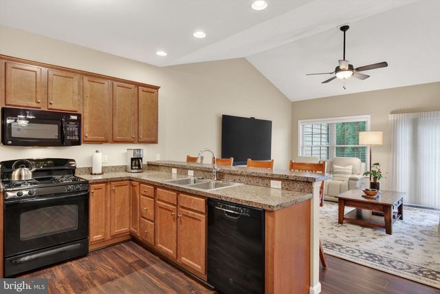1250 TUMBLESTONE DR, Mount Joy, PA 17552