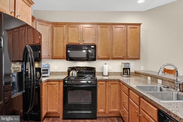 1250 TUMBLESTONE DR, Mount Joy, PA 17552