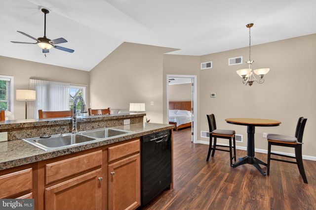 1250 TUMBLESTONE DR, Mount Joy, PA 17552