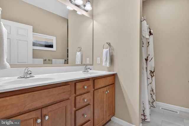 1250 TUMBLESTONE DR, Mount Joy, PA 17552