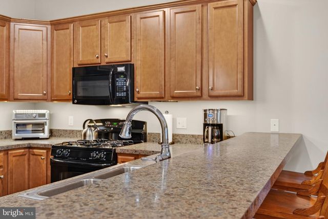 1250 TUMBLESTONE DR, Mount Joy, PA 17552