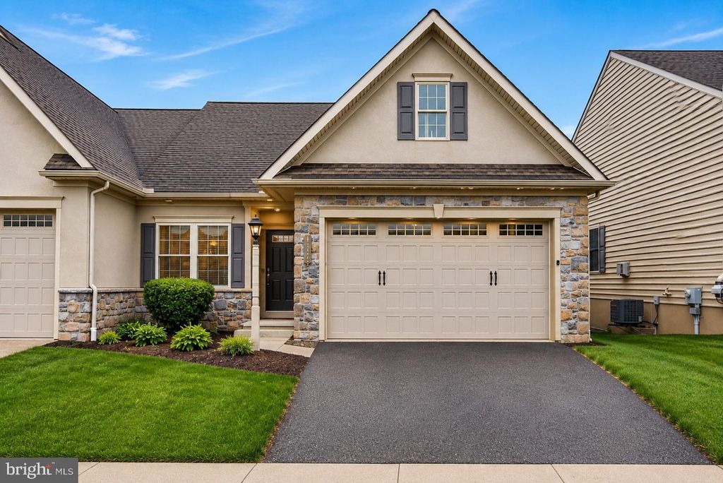 1250 TUMBLESTONE DR, Mount Joy, PA 17552