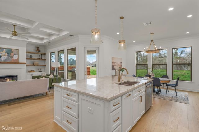 509 Cocodrie Drive, Bossier City, LA 71112