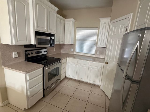15210 Cruiser St B, Corpus Christi, TX 78418