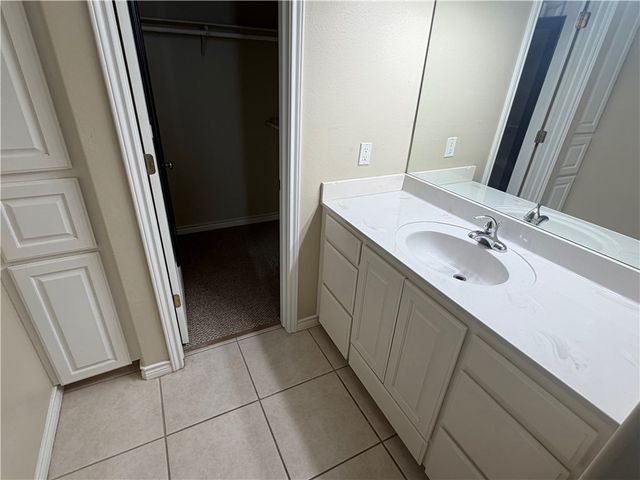 15210 Cruiser St B, Corpus Christi, TX 78418