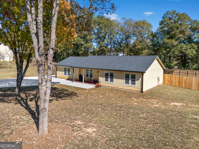 2001 RAYMONDS Drive, Loganville, GA 30052