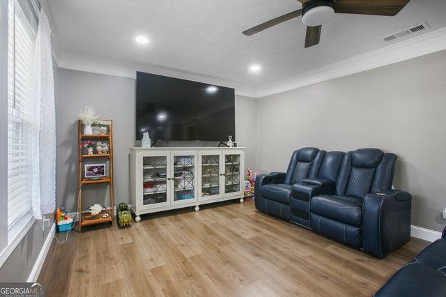 2001 RAYMONDS Drive, Loganville, GA 30052