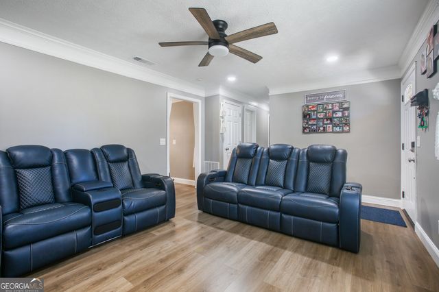 2001 RAYMONDS Drive, Loganville, GA 30052