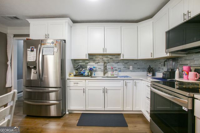 2001 RAYMONDS Drive, Loganville, GA 30052